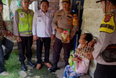 Jum'at Berkah, Polsek Muaradua Kembali Berbagi Sembako 