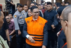 Dituntut 7 Tahun Hasto Kristiyanto Langsung Teriak “Merdeka” Usai Sidang
