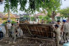 SatPol PP OKU Tertibkan Pedagang Buah