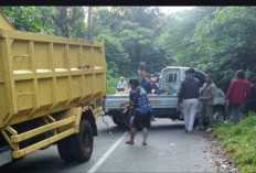 Diduga Sopir Mengantuk, Grand Max Terjun ke Parit di Warkuk Ranau Selatan, Seluruh Penumpang Selamat