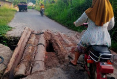 Jalan Rusak Parah di Mekakau Ilir Bikin Ngeri, Pengendara Mobil Harus Putar Otak Lewatin Jalur Ini!