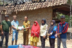 Dinsos OKU Selatan Salurkan Bantuan Bagi Korban Kebakaran