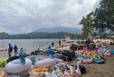 Libur Akhir Pekan, Wisata Pantai Pelangi Danau Ranau Lengah