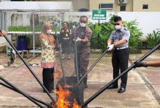 Kejaksaan Negeri OKU Selatan Hancurkan Barang Bukti Kejahatan