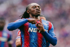 Crystal Palace Tak Akan Halangi Kepergian Eze Musim Panas Ini