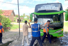 Petugas Dishub Temukan Trayek Bus Sudah Expired