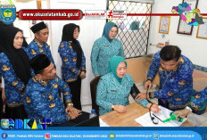 BUPATI ABUSAMA, SH., TINJAU PELAKSANAAN IVA TES DI PUSKESMAS MUARADUA 