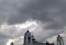 Cuaca Palembang Berawan, Waspadai Hujan Malam Hari