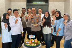 Wujudkan Sinergi, SMSI dan Wartawan OKU Selatan Sambangi Polres di HUT Bhayangkara ke 79