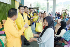 Peringati Ulang Tahun, DPD Golkar OKUS Berbagi Sembako