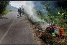 Sempat Dikeluhkan, Pemdes Gunung Terang Gelar Gotong Royong Bersihkan Lingkungan