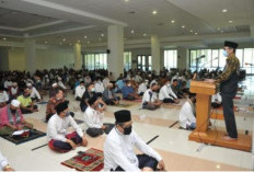 Pentingnya Penampilan Rapi Saat Sholat Jumat, Meski di Tengah Tugas Mendesak