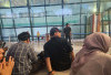 Kepulangan 29 WNI Evakuasi Iran Terkendala Maskapai