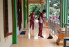 Polsek BSA Sambut HUT Bhayangkara dengan Aksi Bersih-Bersih Masjid