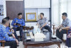 Kalapas Kelas IIB Sambangi Bupati OKUS di Ruang Kerjanya