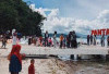 Pantai Bidadari Danau Ranau Masih Ramai di Kunjungin. 