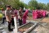 Peringati Hari Bhayangkara yang ke-79, Kapolres OKU Selatan Ziarah dan Tabur Bunga ke Makam Pahlawan